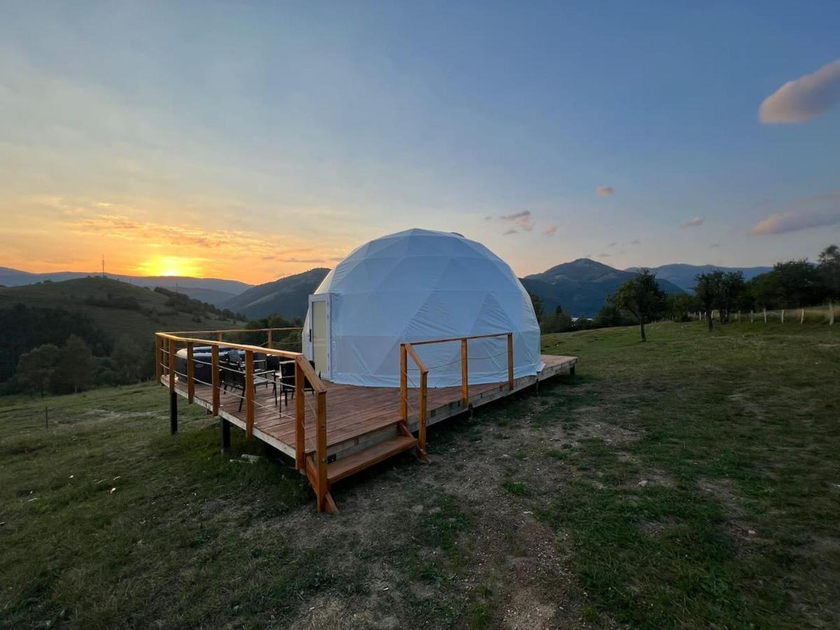 Tranquil Dome - Manta'S Retreat Glamping Cornereva Hotel Luaran gambar