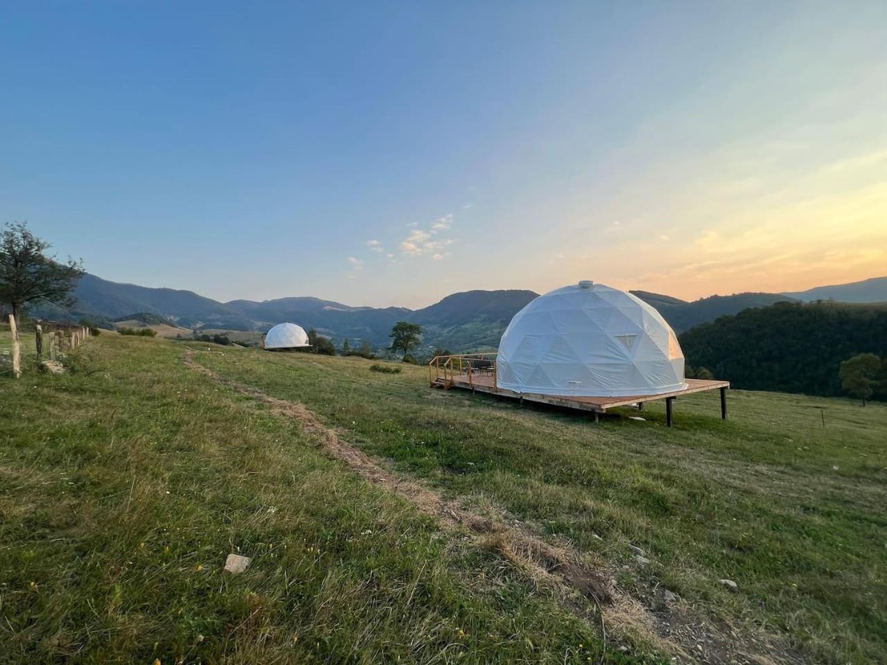 Tranquil Dome - Manta'S Retreat Glamping Cornereva Hotel Luaran gambar