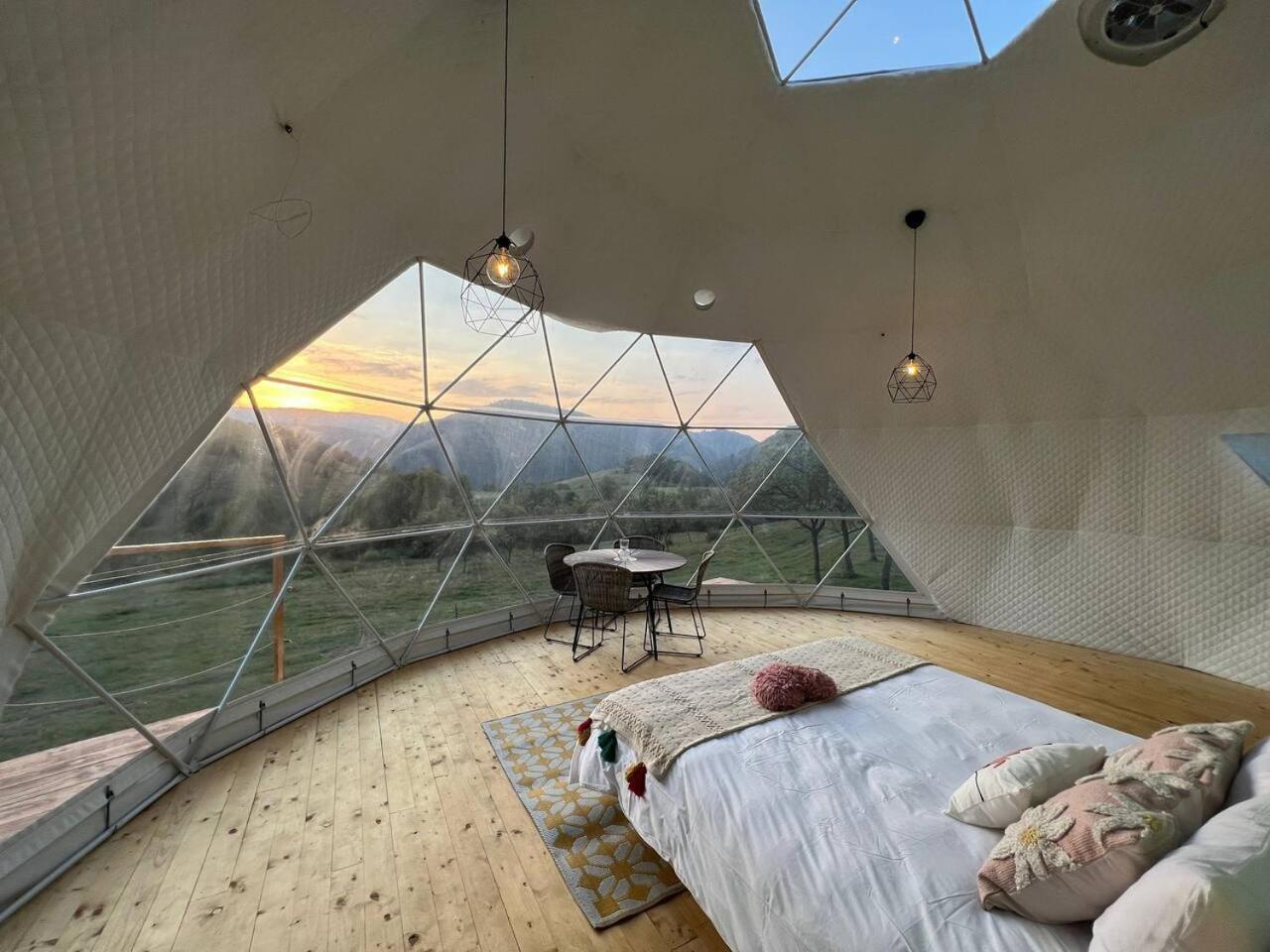 Tranquil Dome - Manta'S Retreat Glamping Cornereva Hotel Luaran gambar