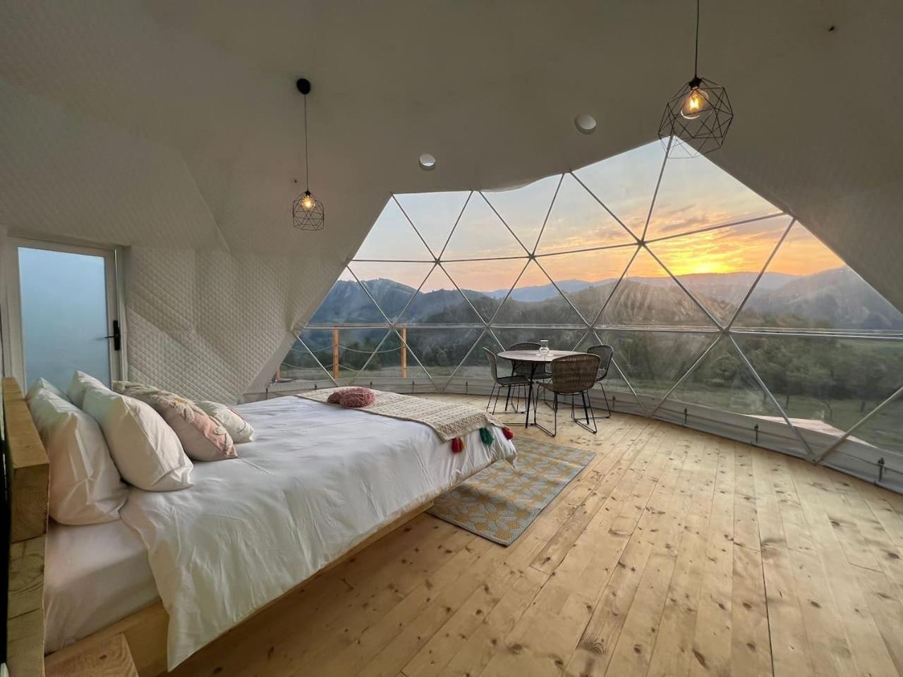 Tranquil Dome - Manta'S Retreat Glamping Cornereva Hotel Luaran gambar